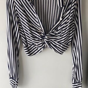 Long sleeve crop top
